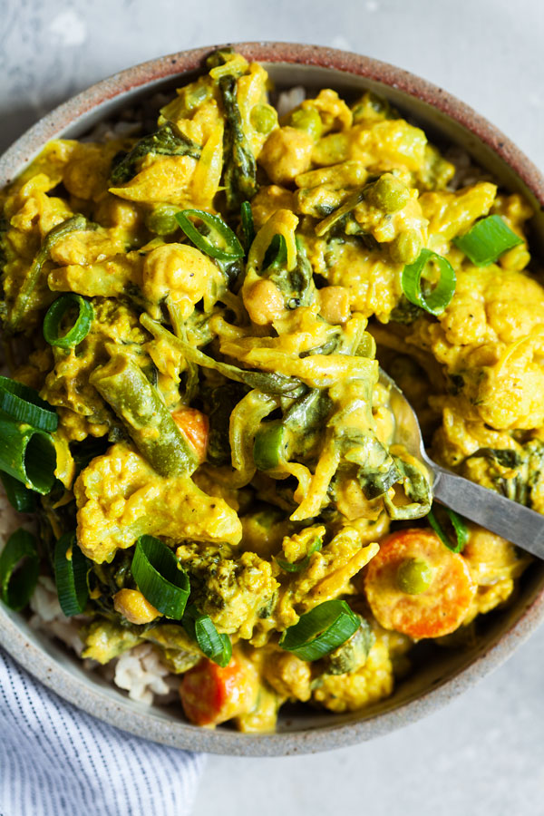 Weeknight Vegan Cashew Chickpea Korma | The Full Helping