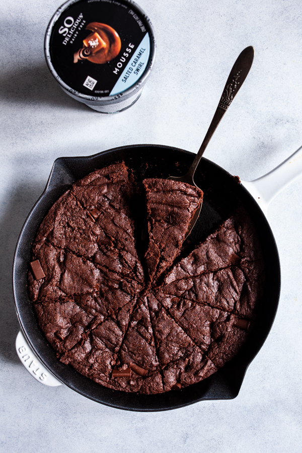 Fudgy Secret Ingredient Vegan Skillet Brownies | The Full Helping