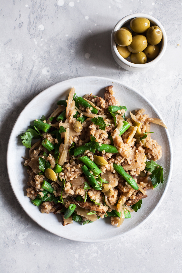 Skillet Seitan and Bulgur with Fennel & Olives | The Full Helping